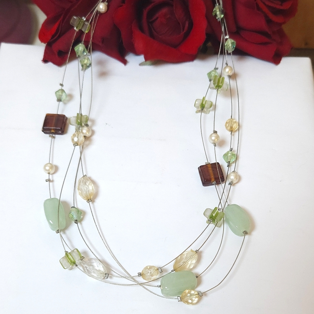 Vintage Jade Stone & Iridescent Green Star Shaped Beaded Necklace 4 Strands